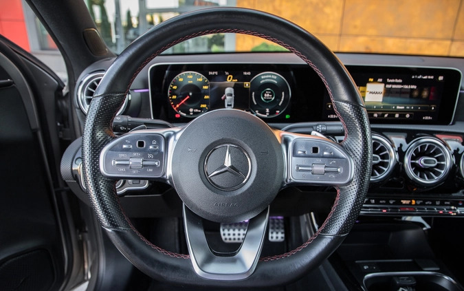 Mercedes-Benz Klasa A cena 106000 przebieg: 74000, rok produkcji 2018 z Radom małe 407